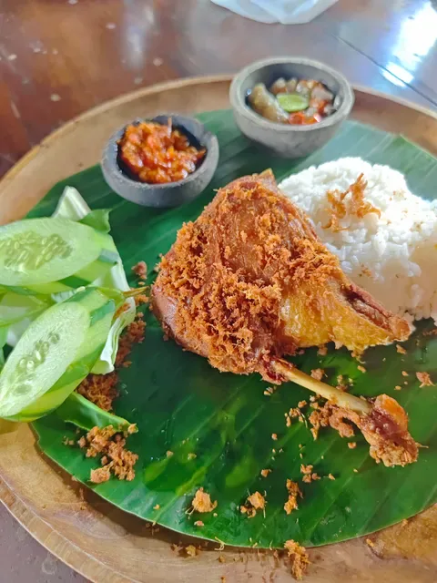Paon Mak Mo