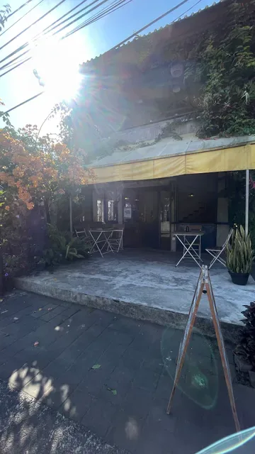 Ginger Flowers Cafe