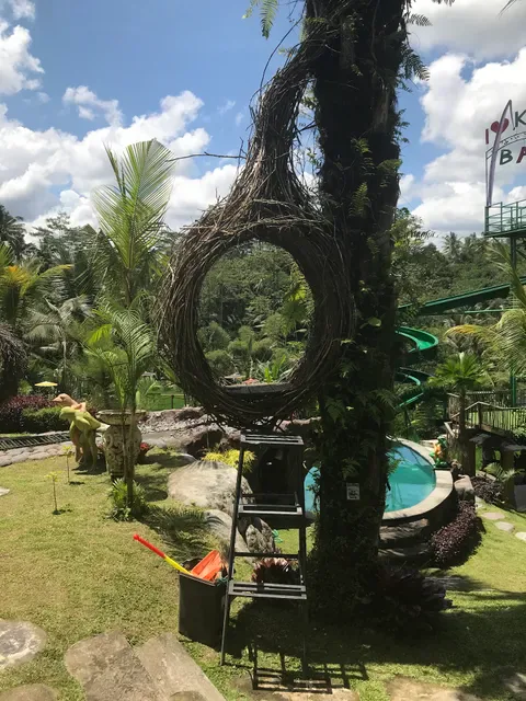 Sari timbul resto by kububali