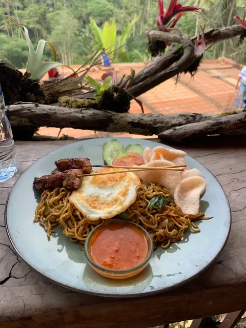 Sari timbul resto by kububali