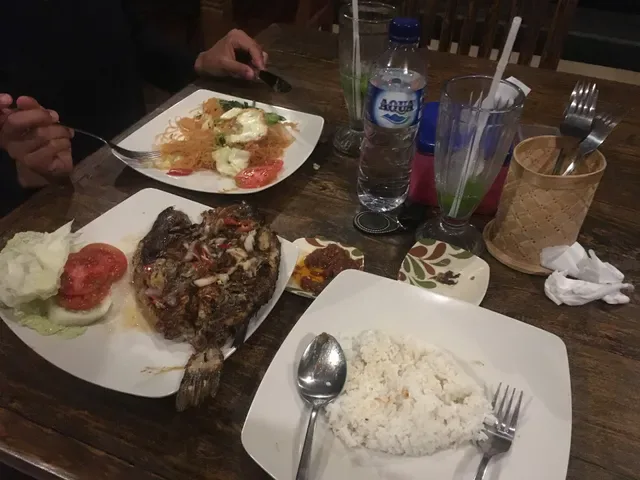 Mae Warung The Little tacoz Cafe