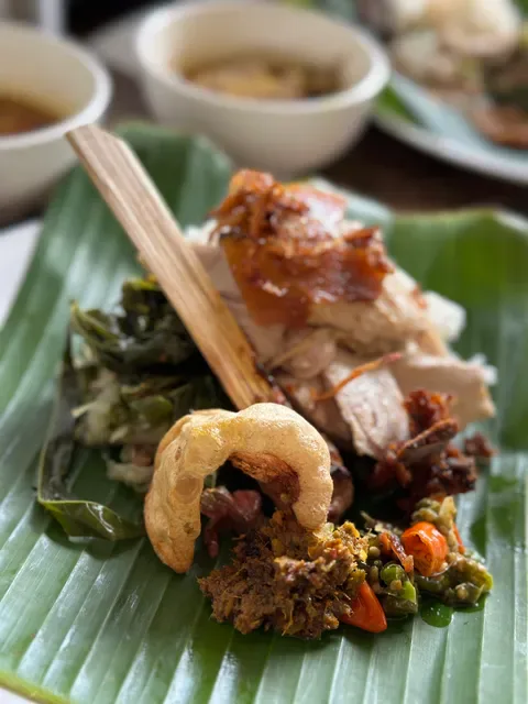 Babi Guling Ibu Suna