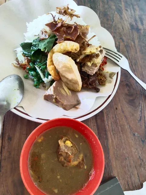 Babi Guling Ibu Suna