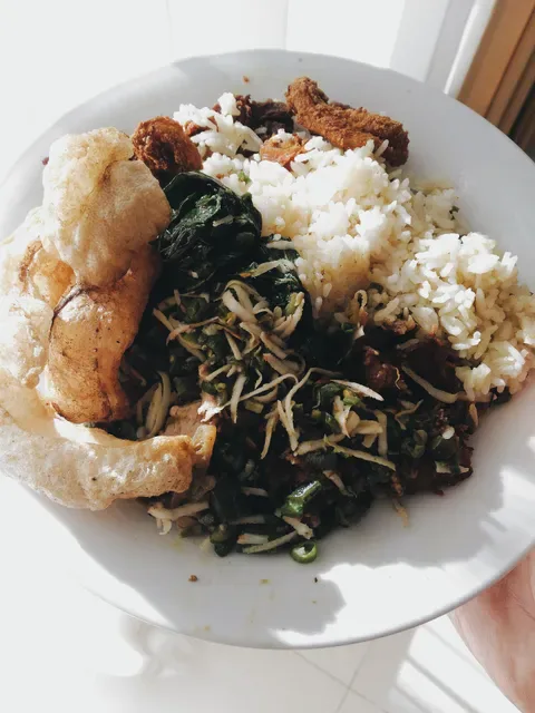 Babi Guling Payangan Buk Ari