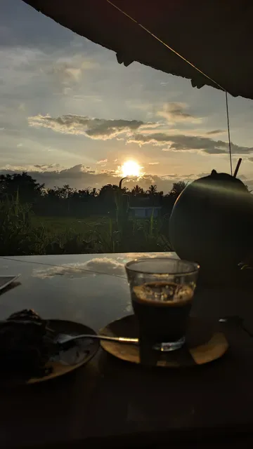 Cafe Pomegranate