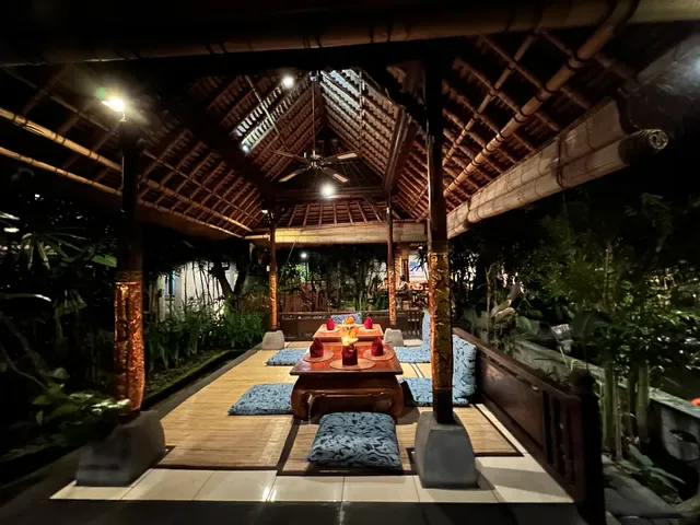 Cafe Wayan