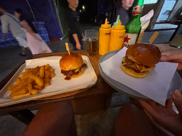 Gaees Burger Ubud