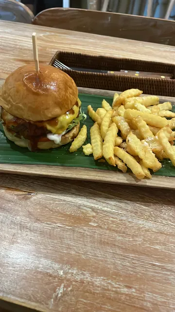 Gaees Burger Ubud