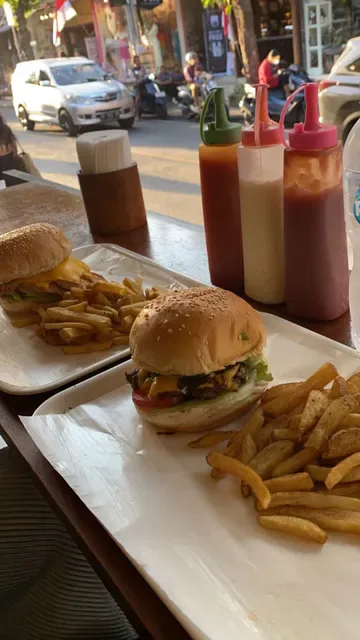 Halal Ubud Burger