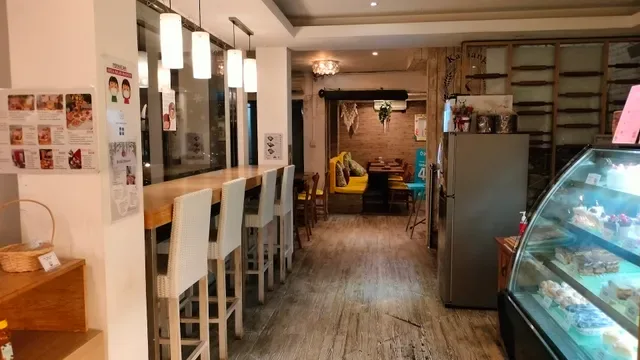 Kakiang Bakery & Cafe
