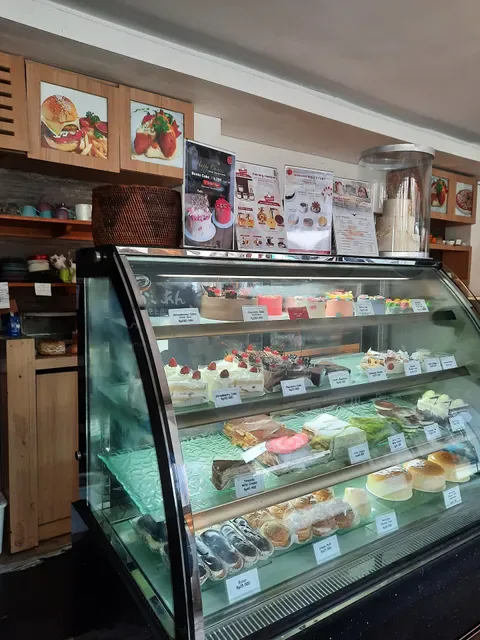 Kakiang Bakery & Cafe