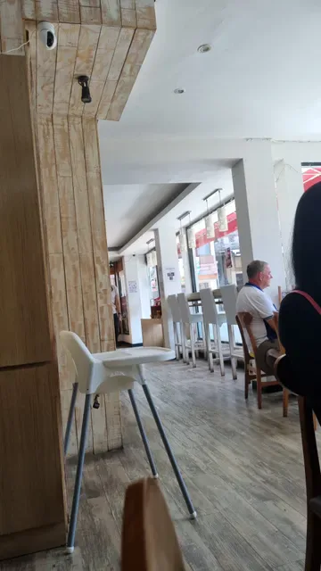 Kakiang Bakery & Cafe
