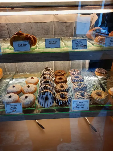 Kakiang Bakery & Cafe