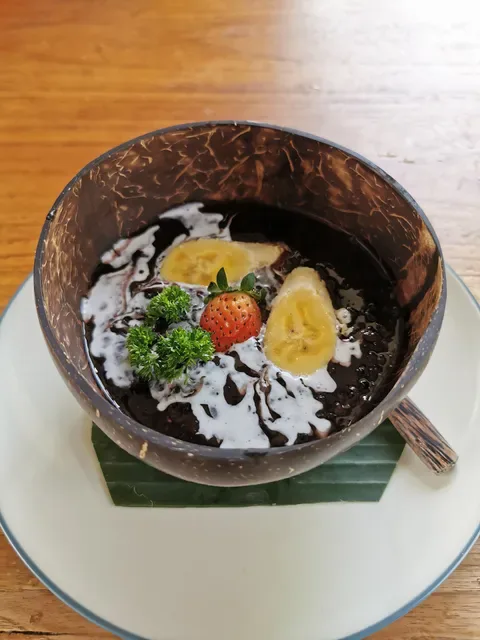 Lucky Family Coffee & Food