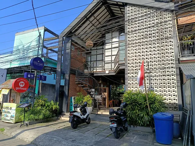 Lucky Family Coffee & Food