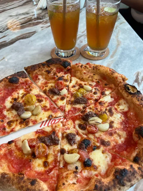 Mazzoni Pizza