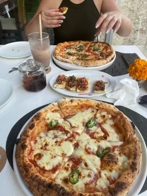 Mazzoni Pizza