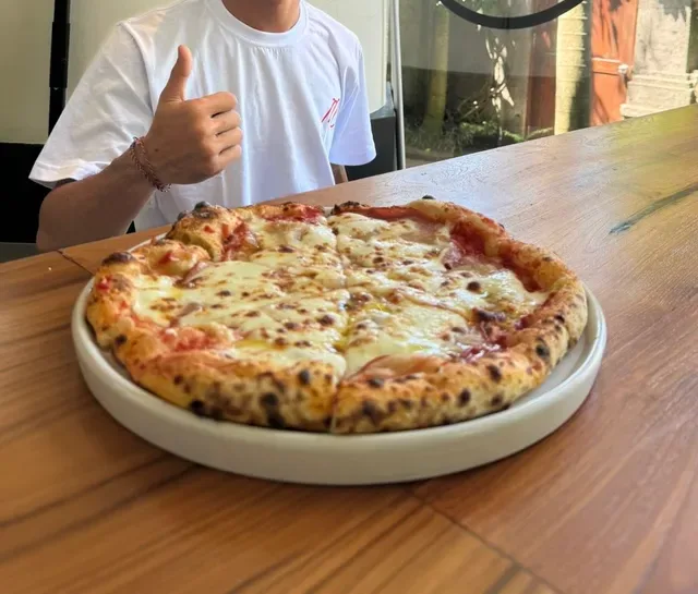 Mazzoni Pizza