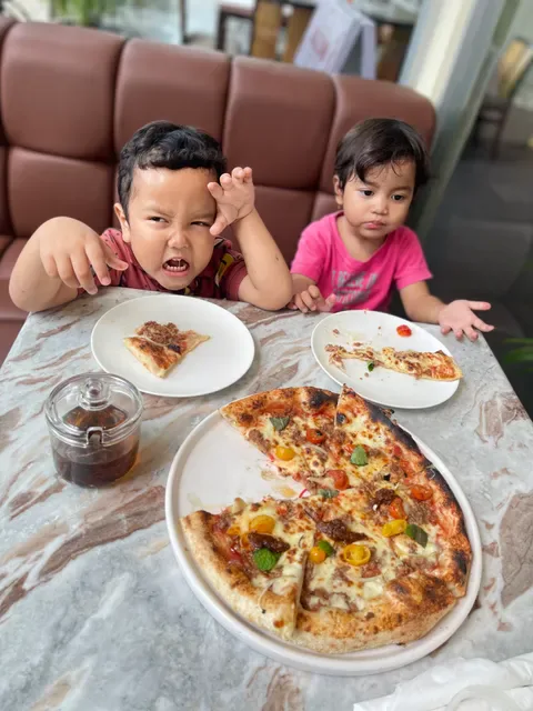 Mazzoni Pizza