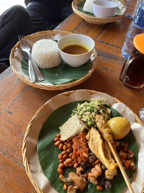 Nasi Ayam Kedewatan Ibu Mangku