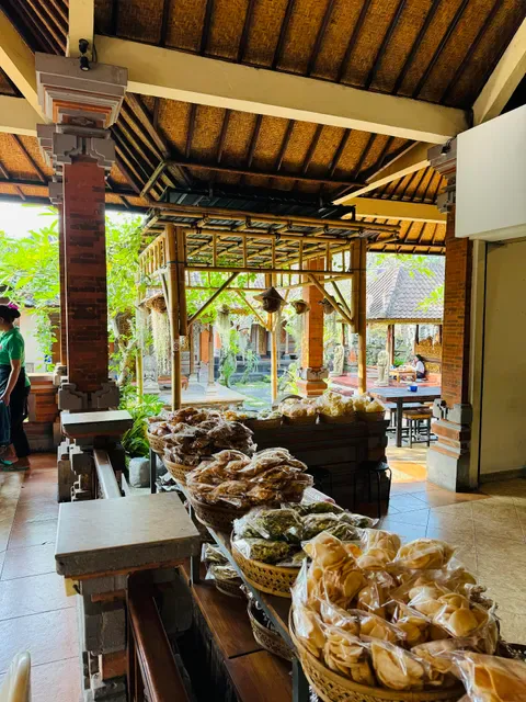Nasi Ayam Kedewatan Ibu Mangku