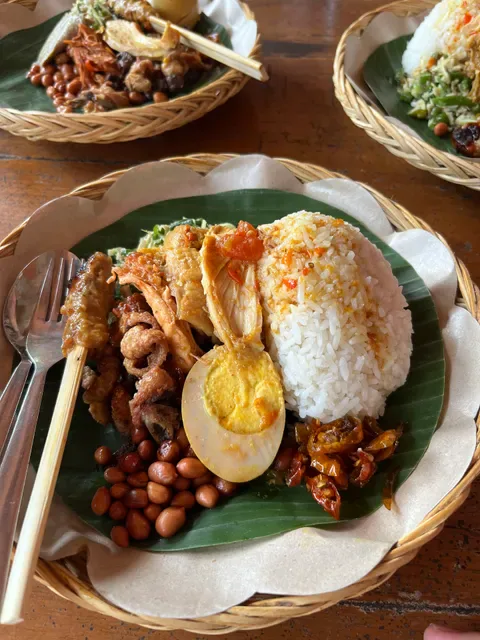 Nasi Ayam Kedewatan Ibu Mangku
