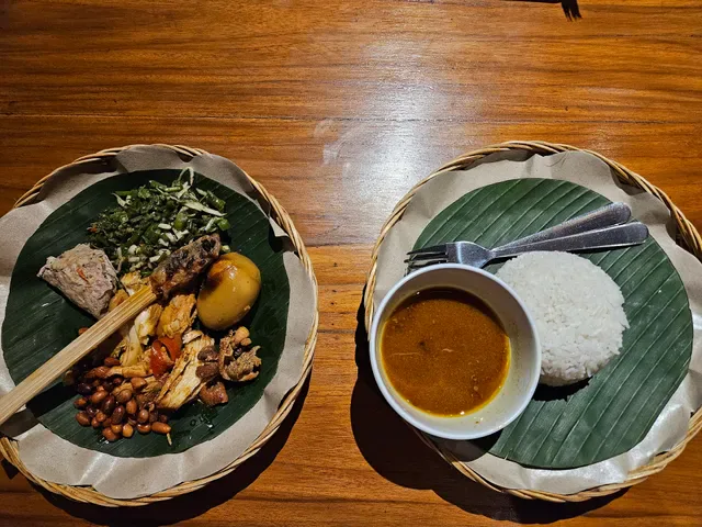 Nasi Ayam Kedewatan Ibu Mangku