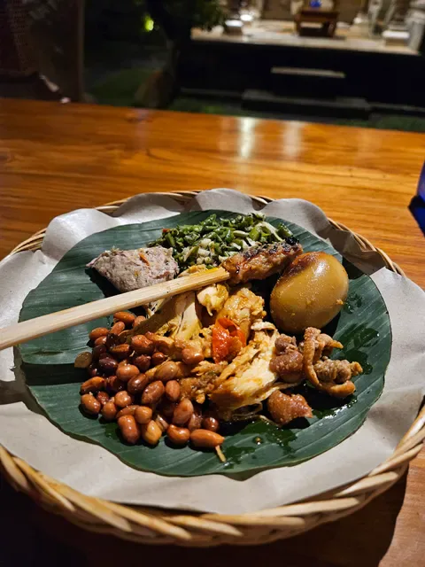Nasi Ayam Kedewatan Ibu Mangku