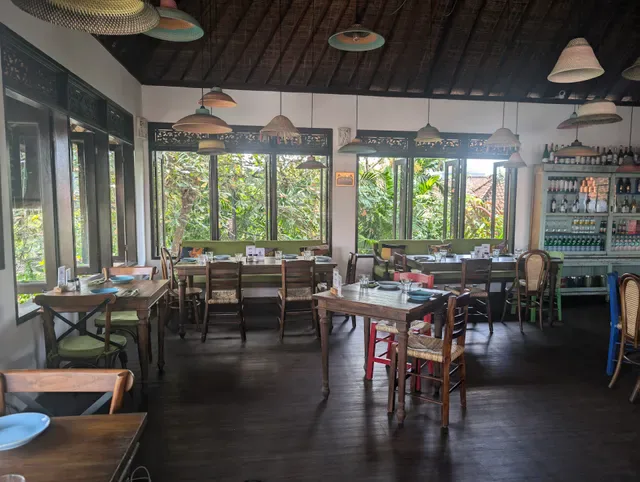 Noema Greek Restaurant & Bar