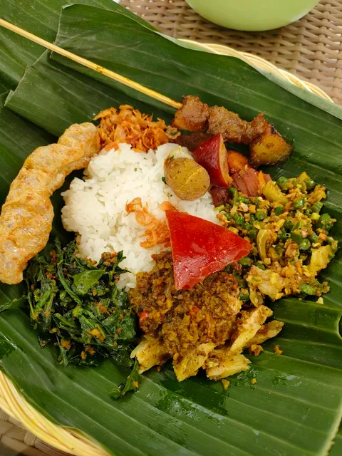 Ocin Babi Guling dan Samsam