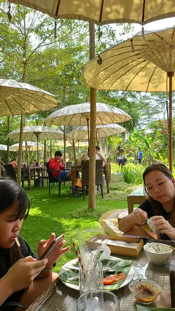 Ocin Babi Guling dan Samsam