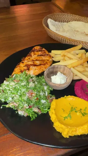 Olive Mediterranean Cuisine مطعم لبناني