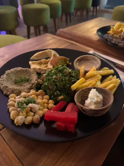 Olive Mediterranean Cuisine مطعم لبناني