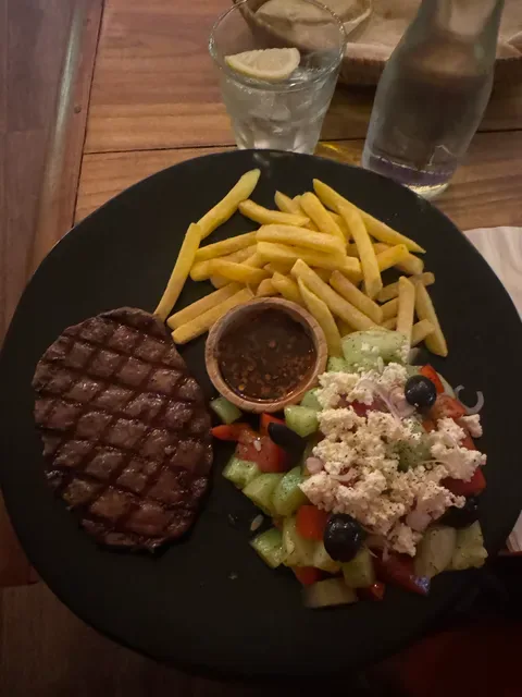 Olive Mediterranean Cuisine مطعم لبناني