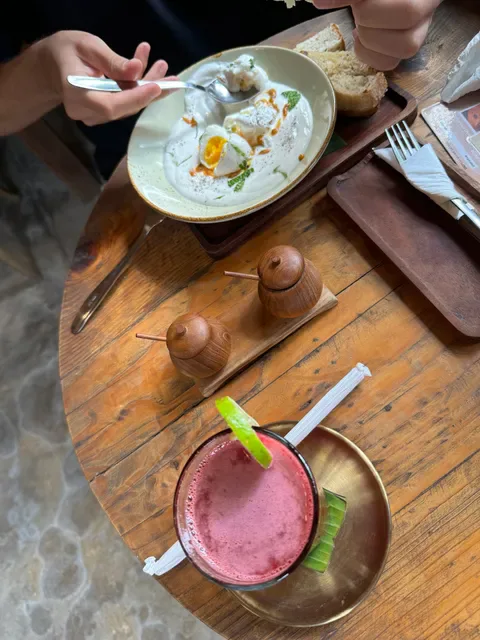 Ropana Coffee shop and Restaurant Bar