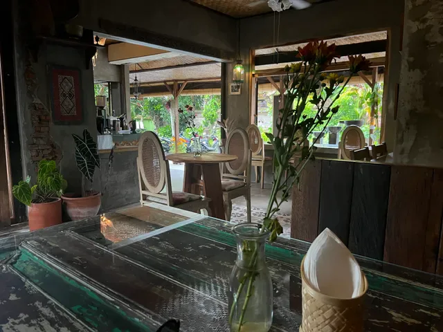 Ropana Coffee shop and Restaurant Bar