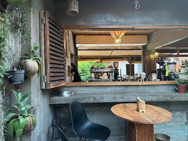 Ropana Coffee shop and Restaurant Bar