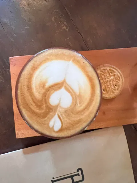 Ropana Coffee shop and Restaurant Bar