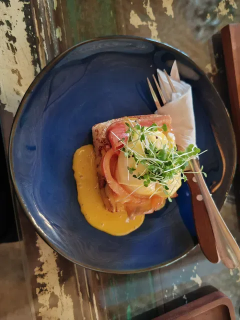 Ropana Coffee shop and Restaurant Bar