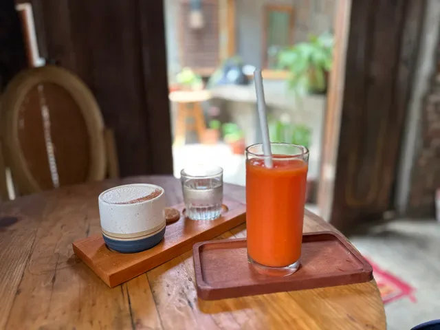 Ropana Coffee shop and Restaurant Bar