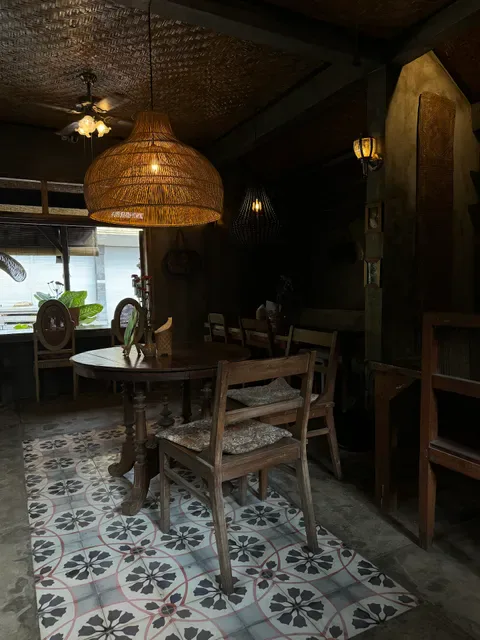 Ropana Coffee shop and Restaurant Bar