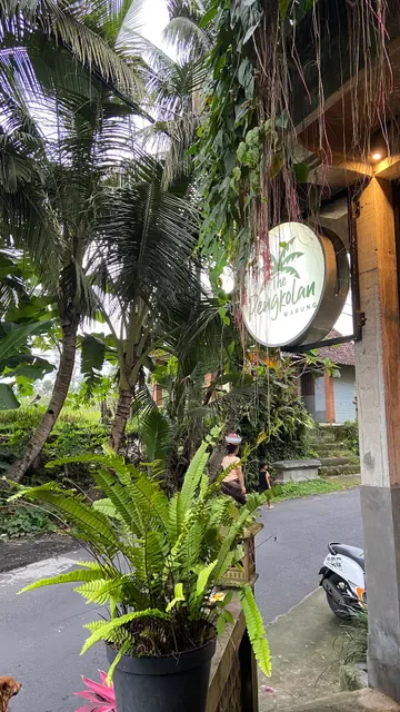 The Pengkolan Warung