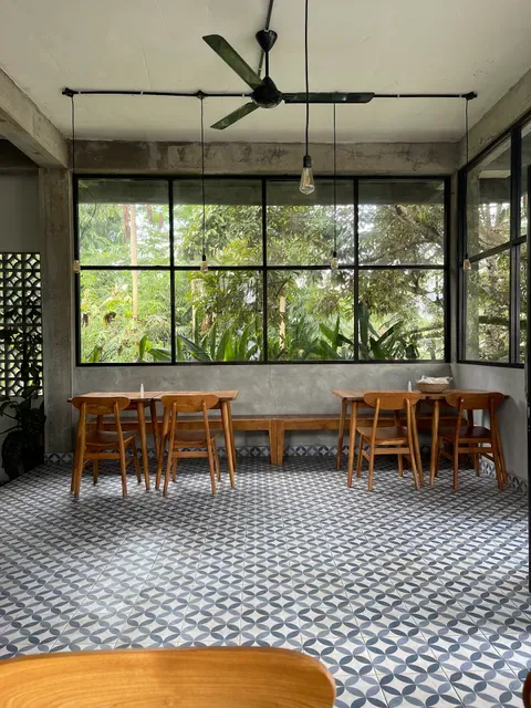 The Pengkolan Warung