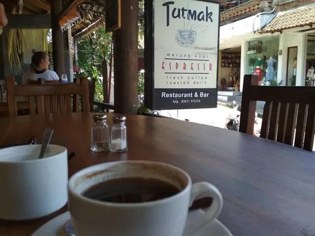 Tutmak warung kopi
