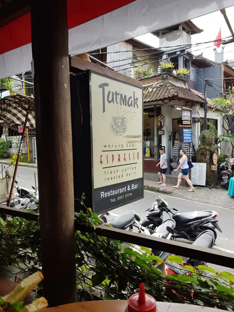 Tutmak warung kopi