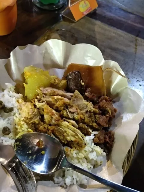 Warung Babi Guling Ibu Oka 3