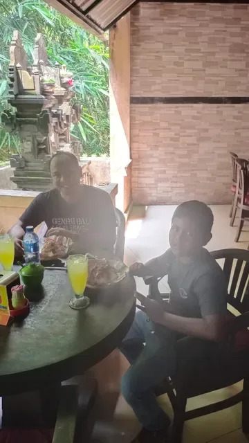 Warung Babi Guling Ibu Oka 3