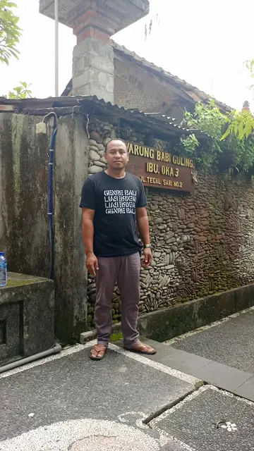 Warung Babi Guling Ibu Oka 3