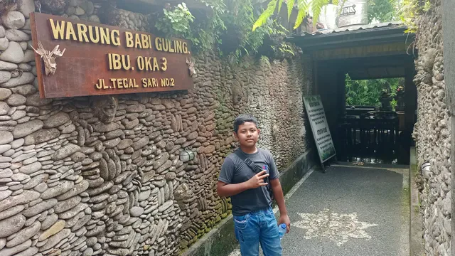 Warung Babi Guling Ibu Oka 3