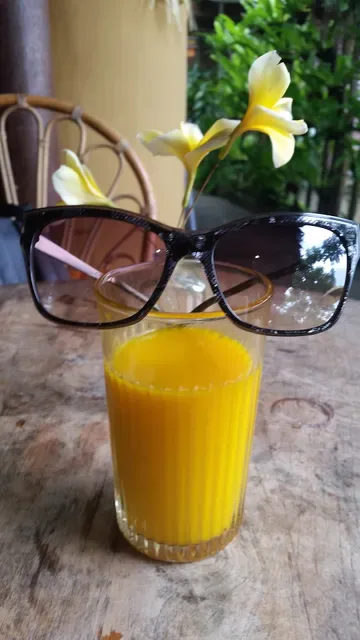 Yellow Flower Café